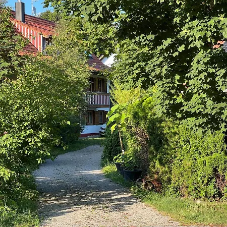 Pia's Nature Retreat * Neukirch (Tubingen)