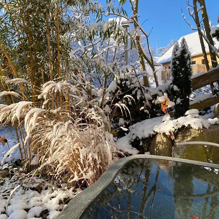 Pia's Nature Retreat Apartment Neukirch (Tubingen)