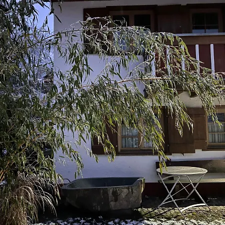 Pia's Nature Retreat Neukirch (Tubingen)