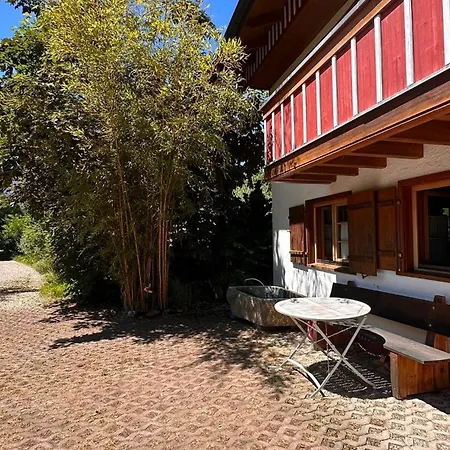 Pia's Nature Retreat Neukirch (Tubingen)