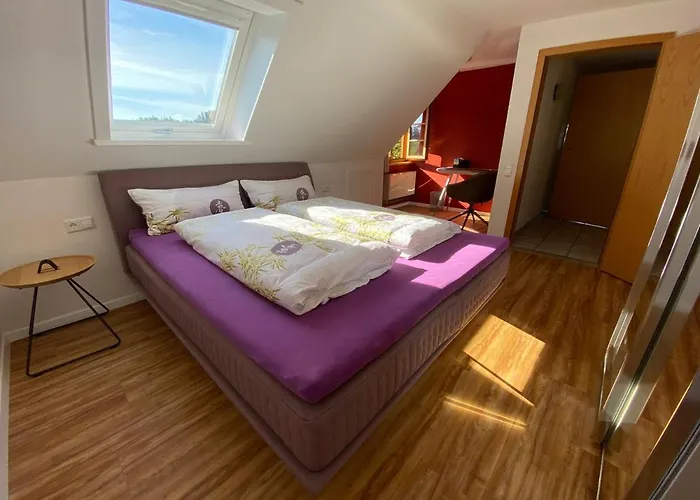 Pia's Nature Retreat Neukirch (Tubingen)